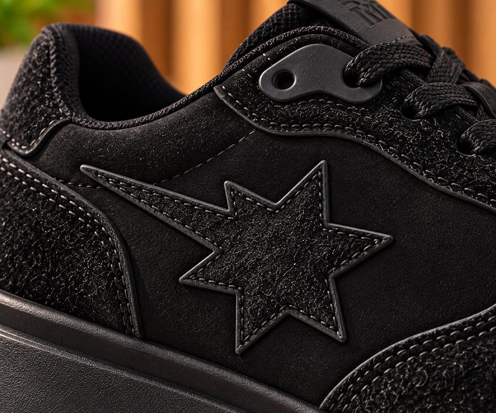 LIORA Sneaker