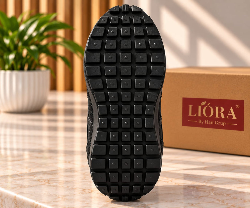 LIORA Sneaker